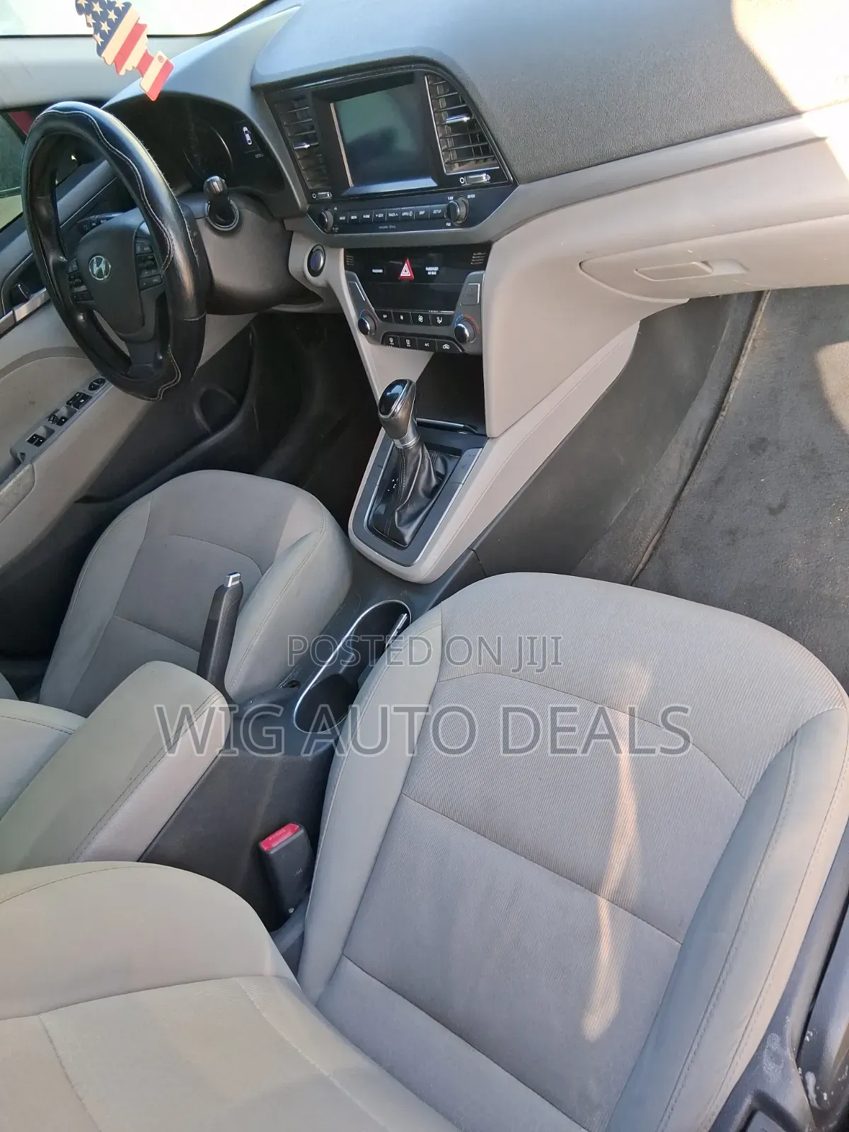 Hyundai Elantra SE Sedan FWD (2.0L 4cyl 6M) 2017 Red