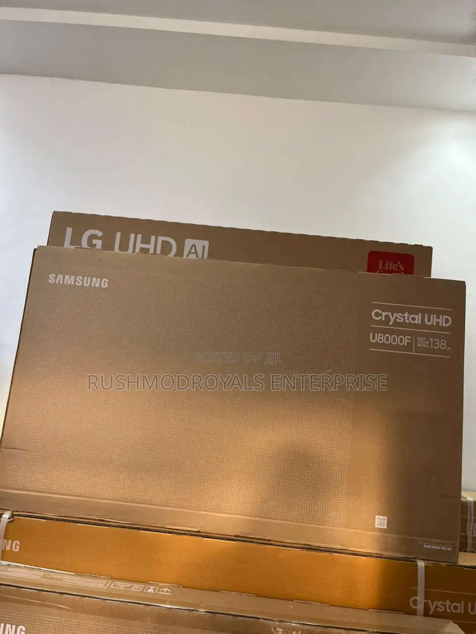 Samsung 55-Inch Class Crystal UHD U8000F Smart TV .