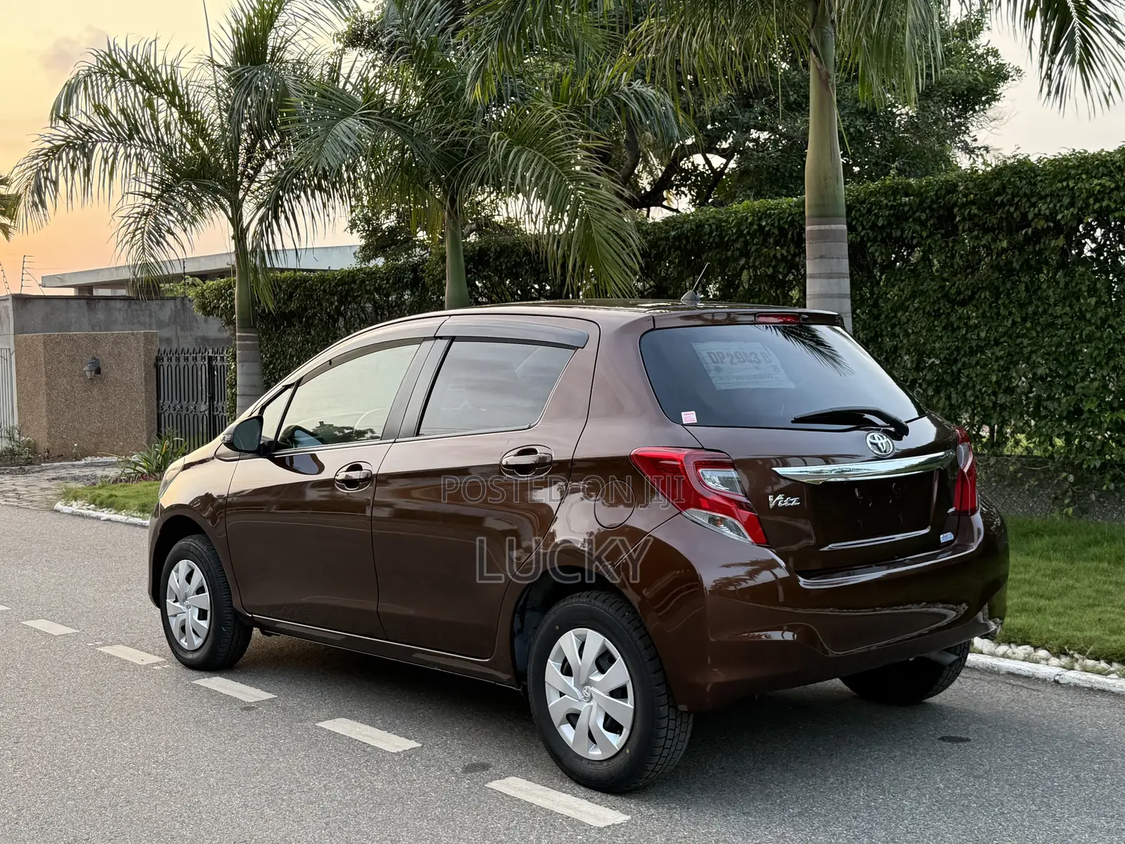 Toyota Vitz 1.3 AWD 5dr 2015 Brown