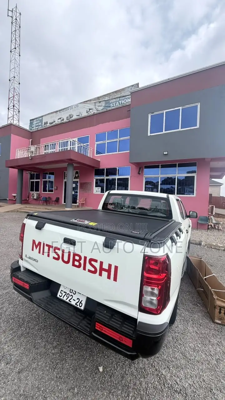 Mitsubishi L200 2021,2022,2023,2024,2025, Bucket Cover Available