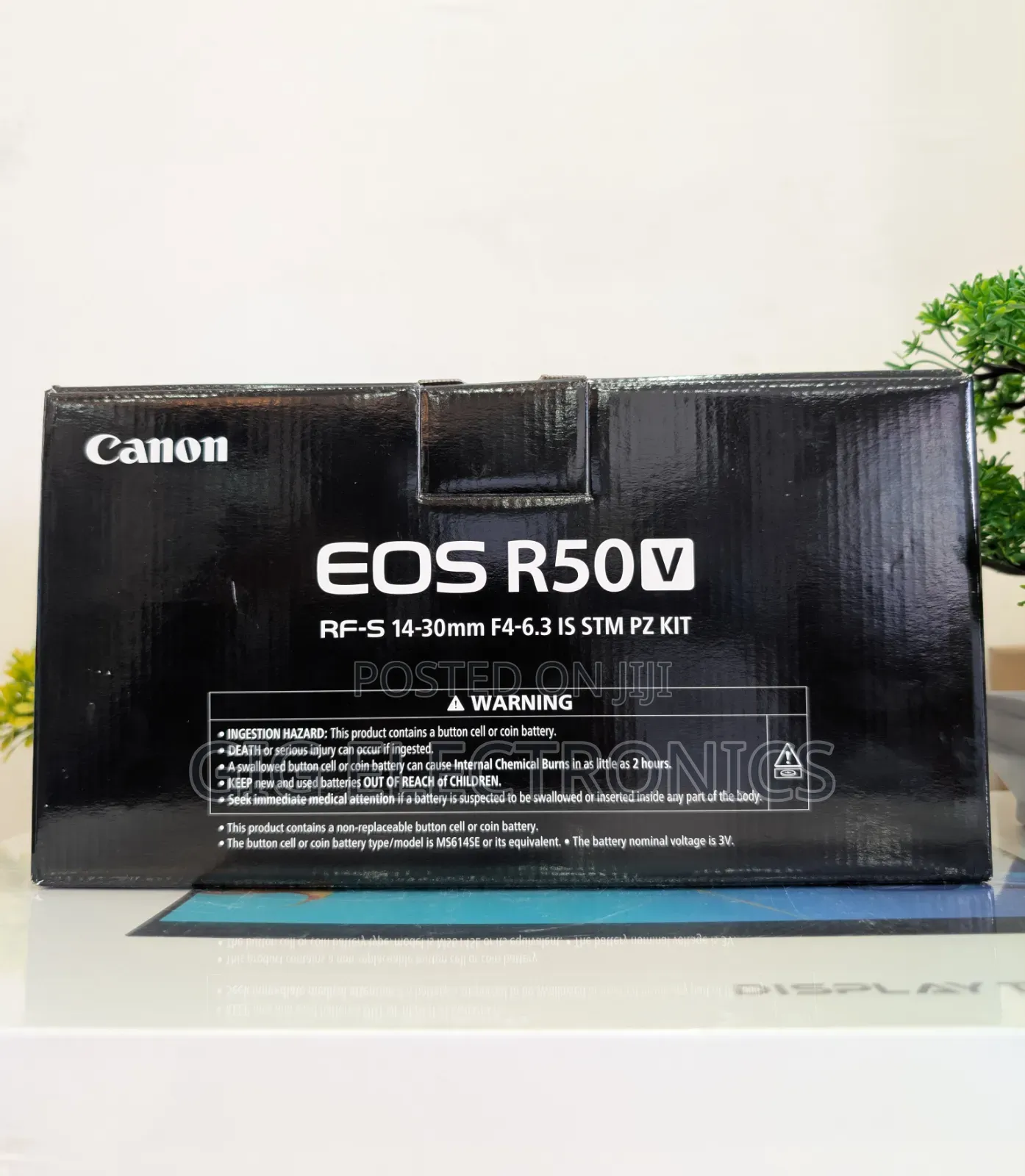 Canon EOS R50 v Mirrorless Camera With 14-30mm F/4-6.3 Lens
