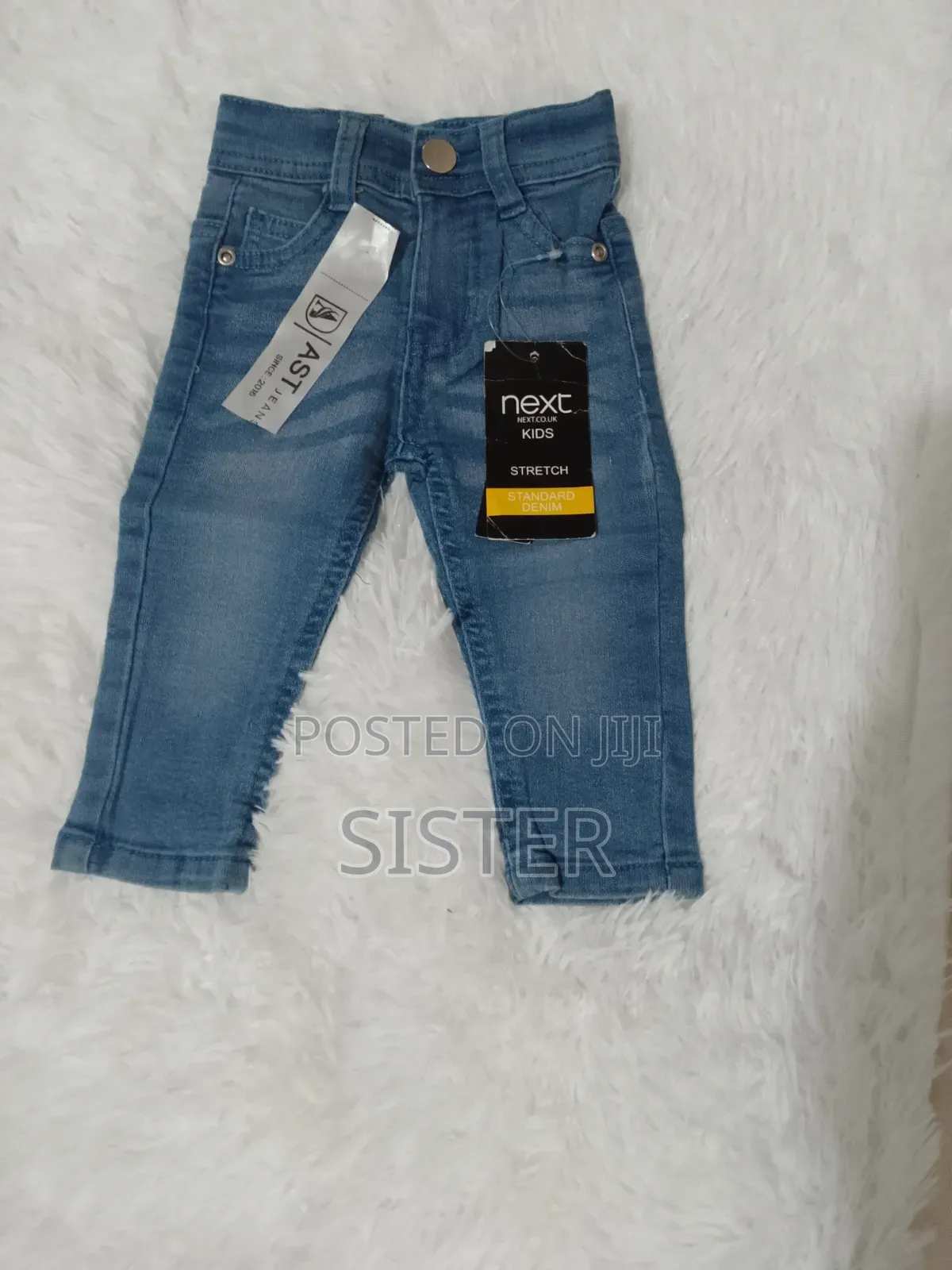 A Very Beautiful Jeans Trousers for Your Baby Girls