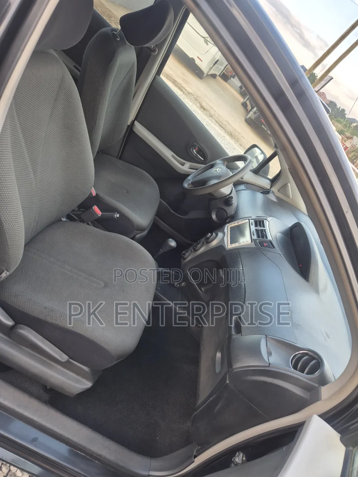 Toyota Vitz 2010 Black