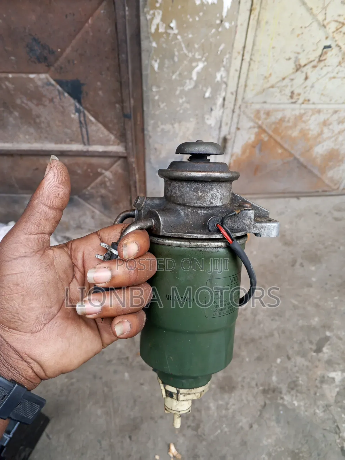 Hyundai Grace Hand Pump