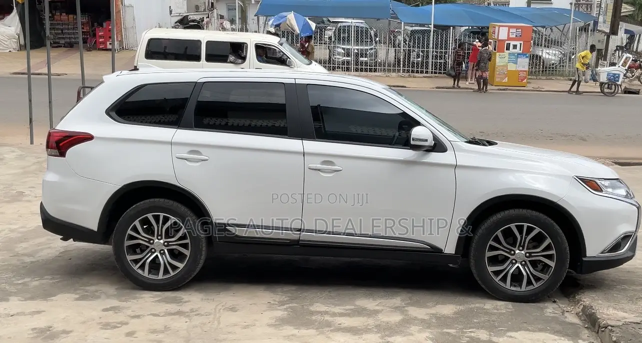 Mitsubishi Outlander SE FWD 2018 White