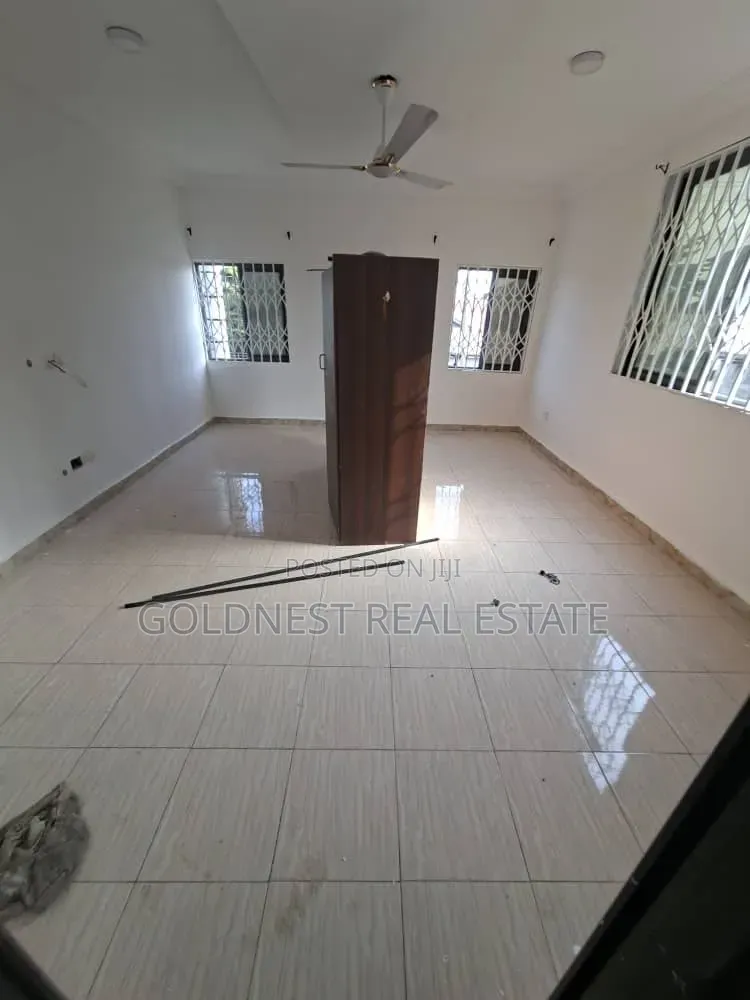 3bdrm Shared Apartment in Oyarifa for rent