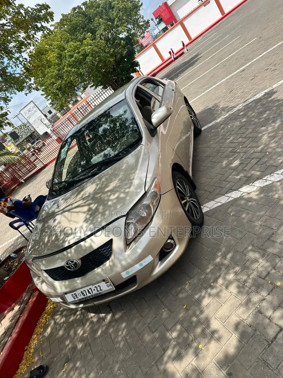 Toyota Corolla LE 4dr Sedan (1.8L 4cyl 4A) 2010 Gold