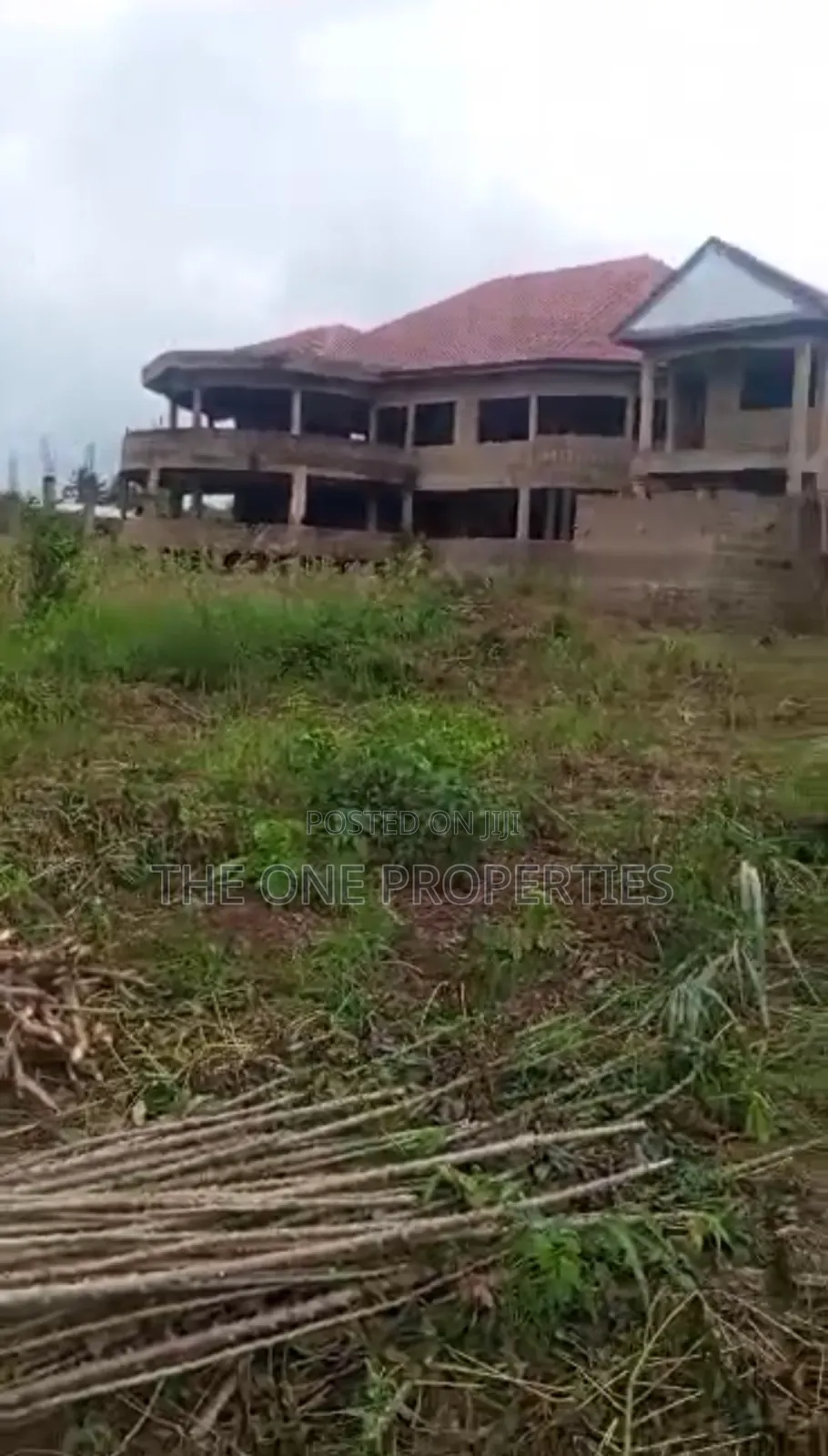 10bdrm Mansion in Kasoa Bodwease Road, Adade for sale