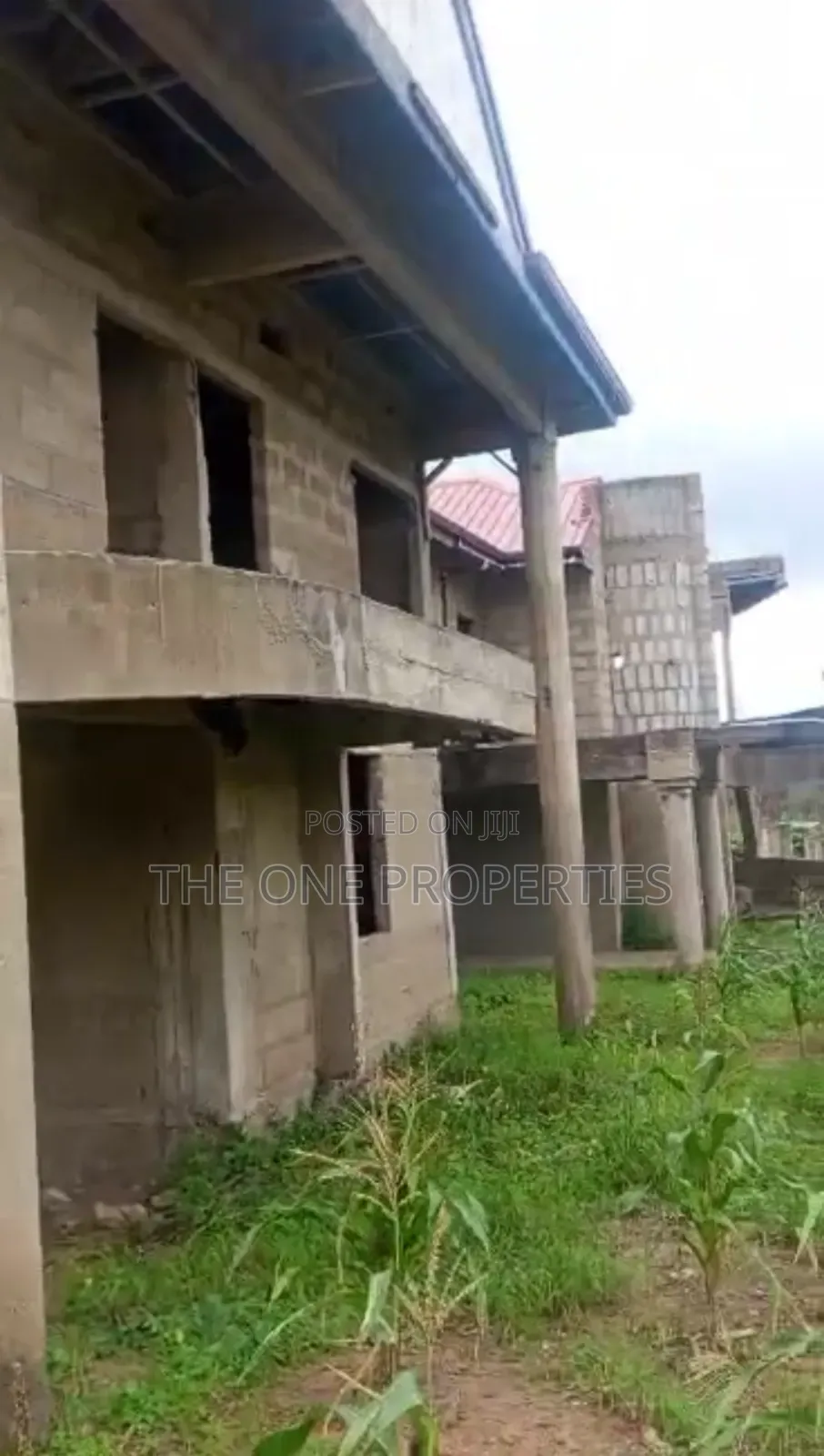 10bdrm Mansion in Kasoa Bodwease Road, Adade for sale