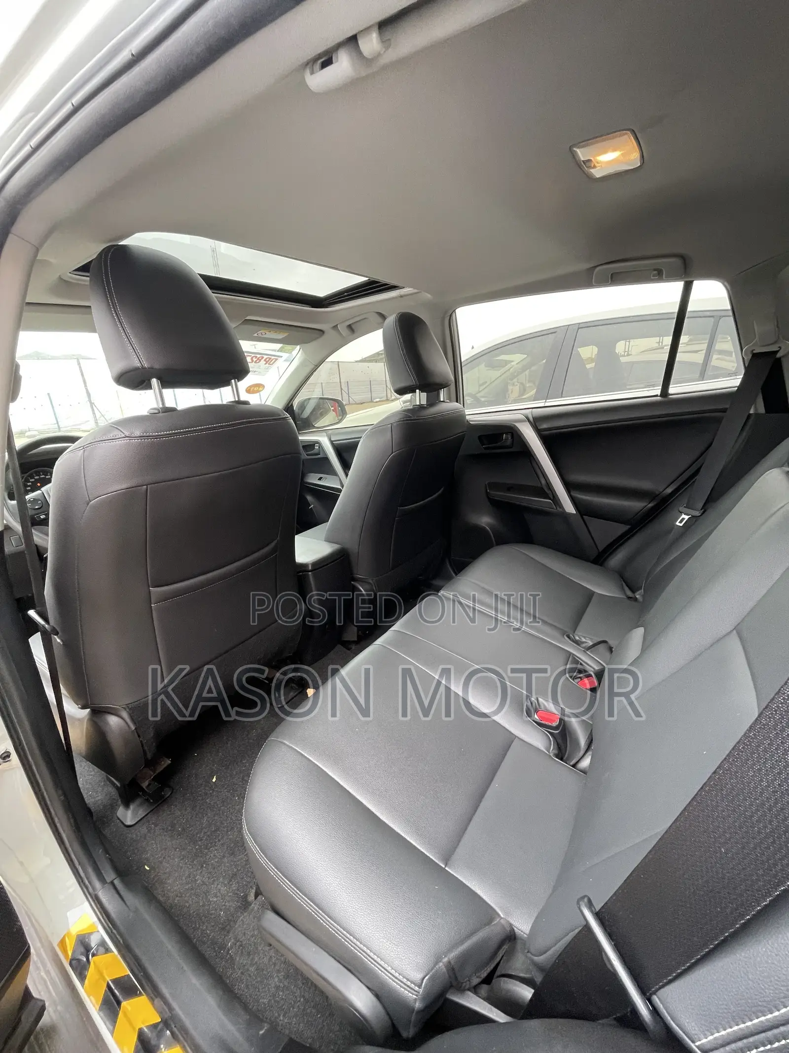 Toyota RAV4 XLE AWD 2019 White
