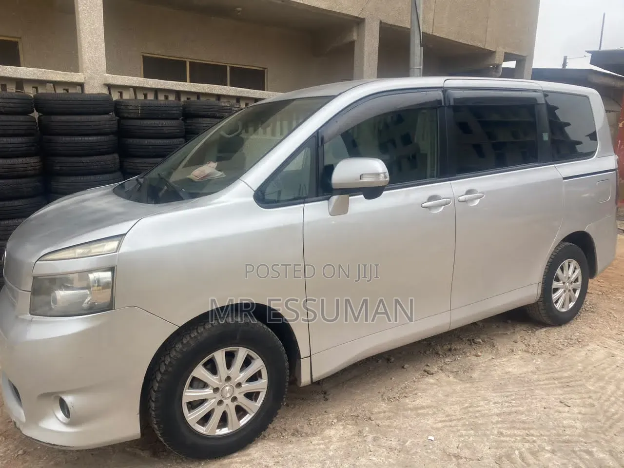 Toyota Voxy 2013 Silver
