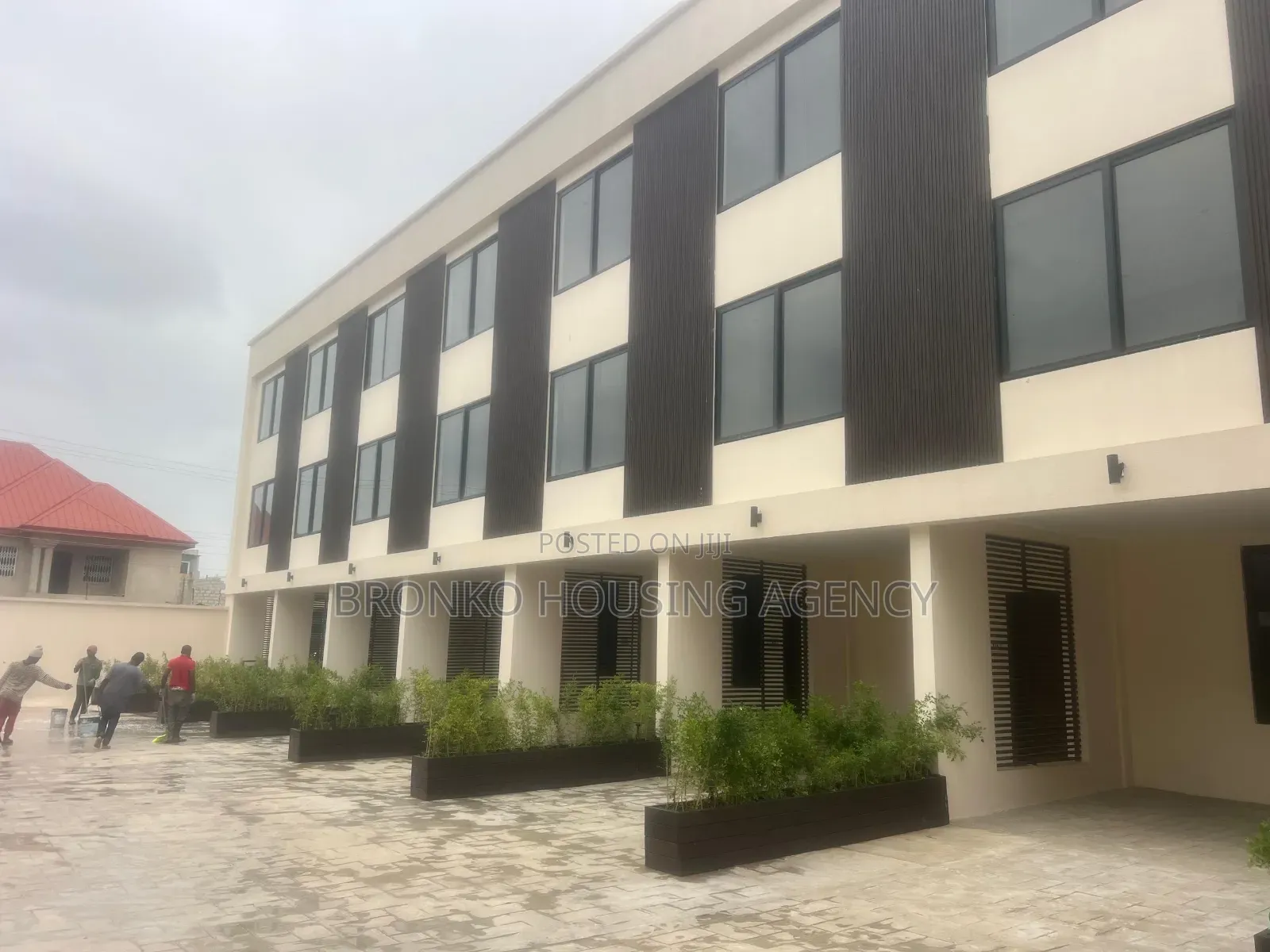 3bdrm Townhouse / Terrace in Bronko Housing, Lashibi for rent