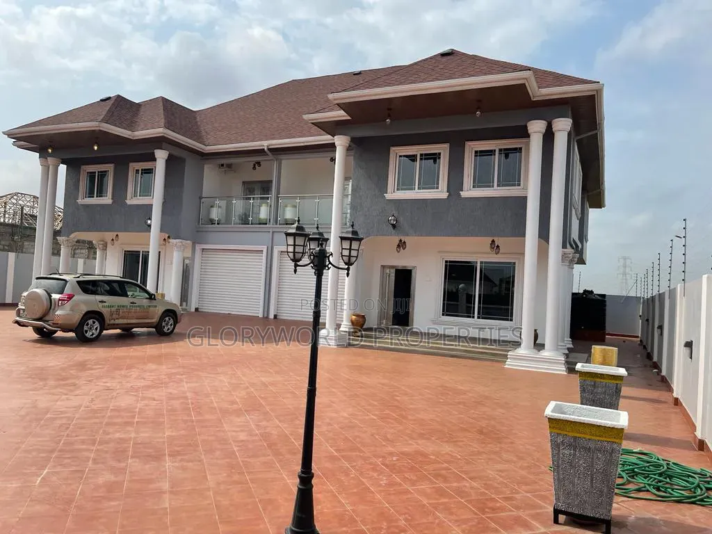 3bdrm Duplex in Community 25 for rent