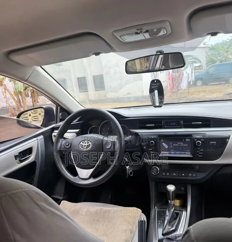 Toyota Corolla 2015 Black