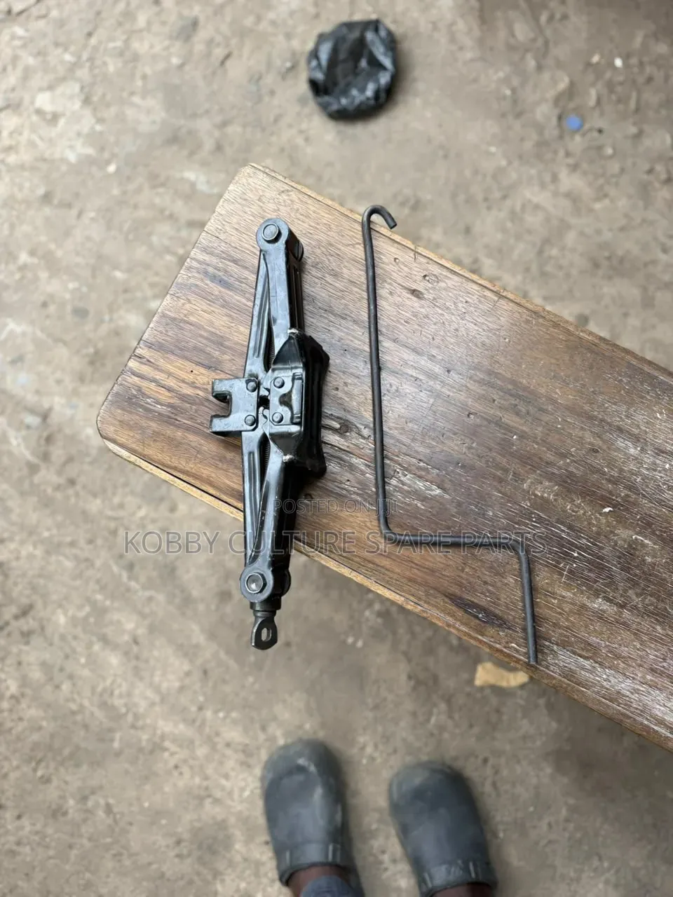 Original Car Jack Available for All Cars