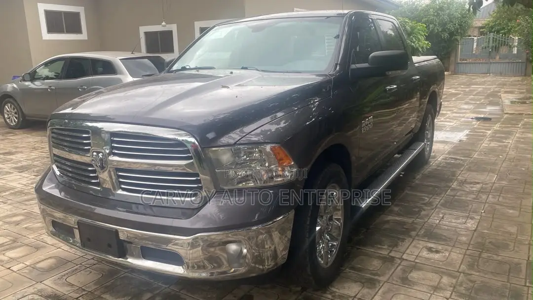RAM 1500 2018 Gray