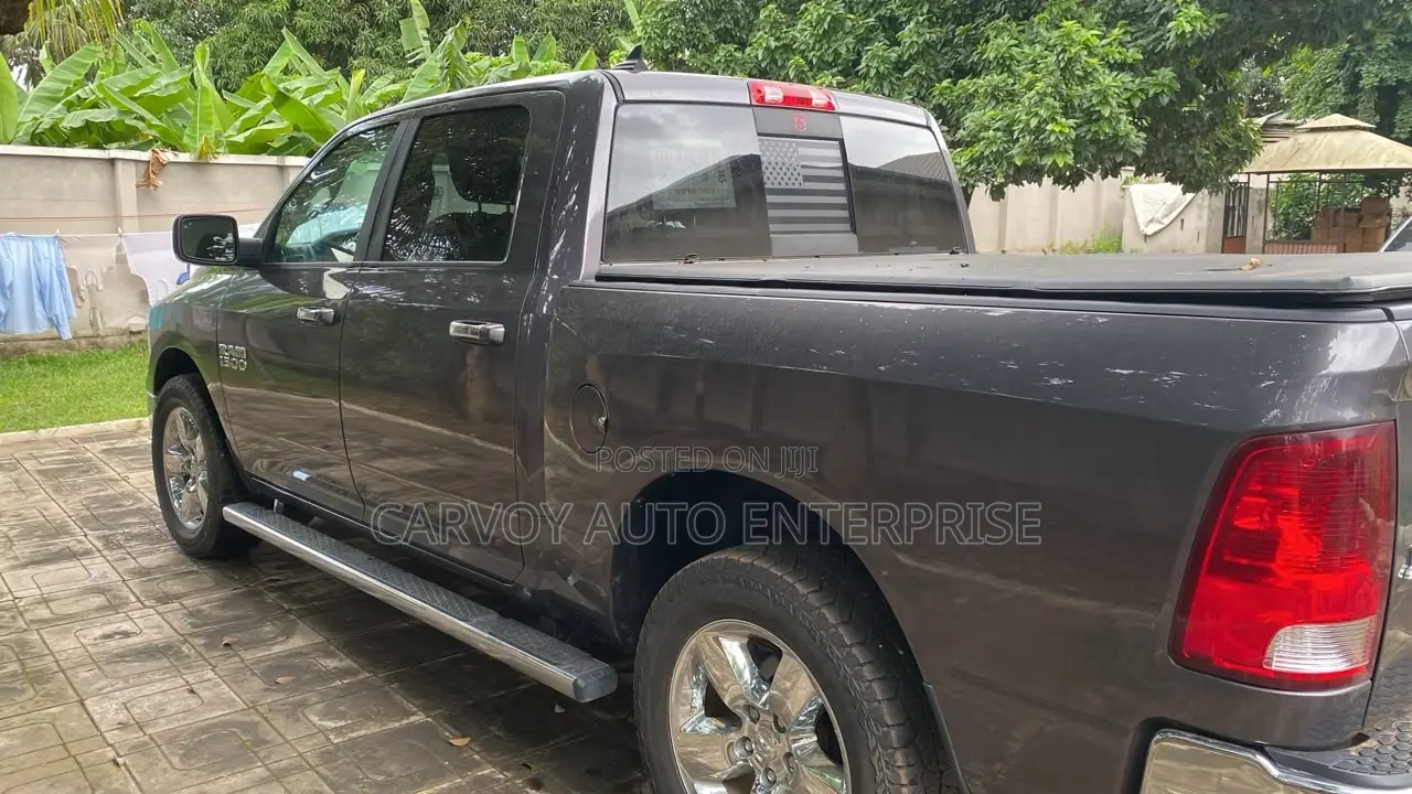 RAM 1500 2018 Gray