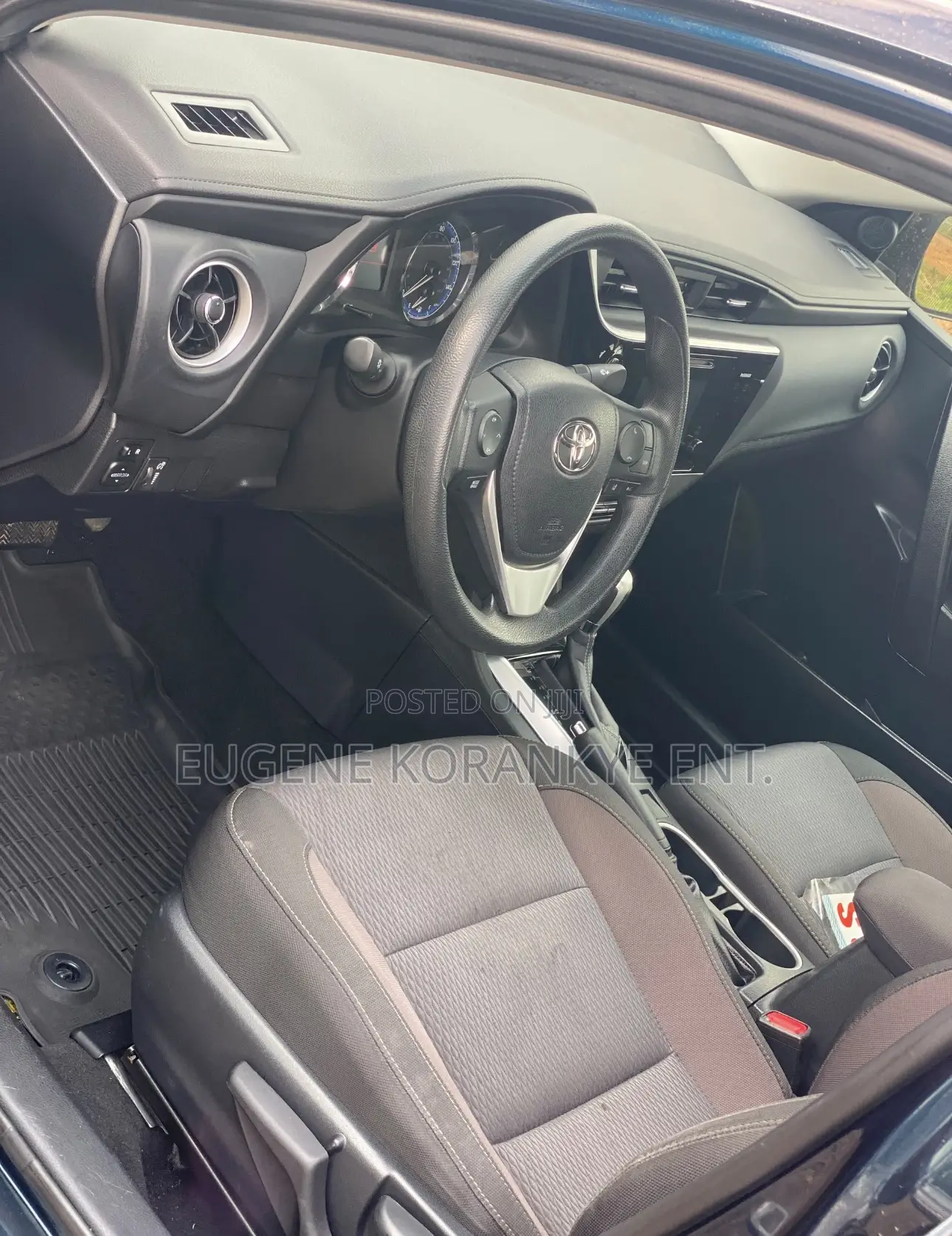 Toyota Corolla LE ECO 4dr Sedan (1.8L 4cyl CVT) 2017 Black