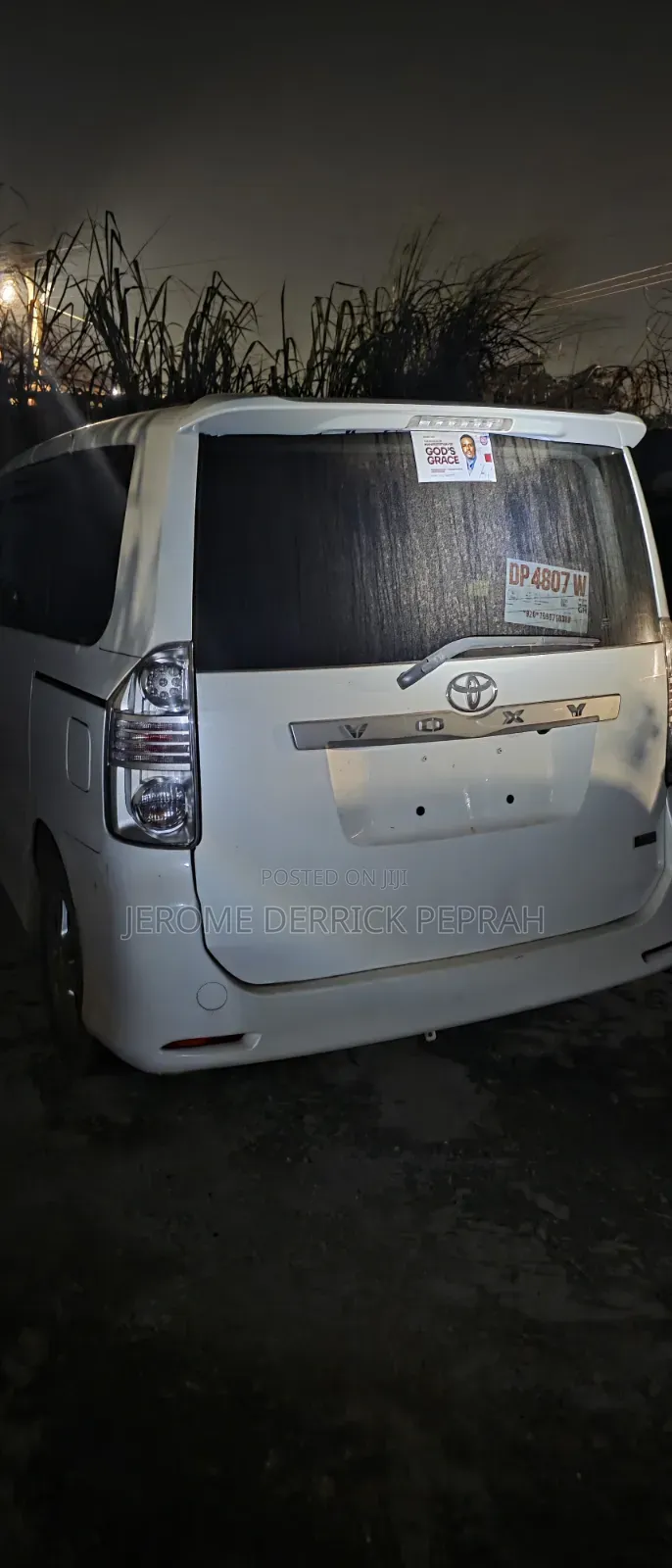 Toyota Voxy 2013 White