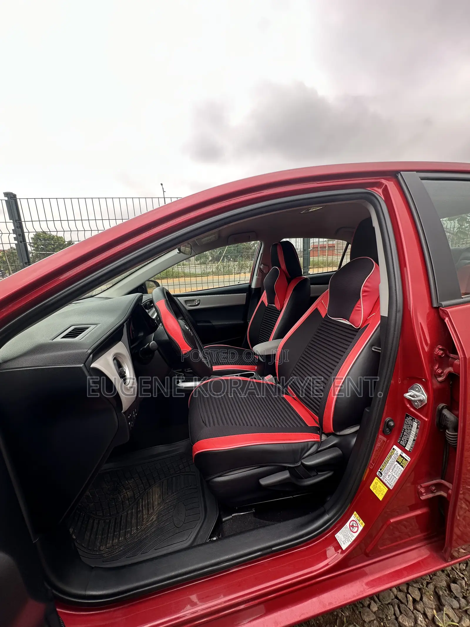 Toyota Corolla LE (1.8L 4cyl 2A) 2018 Red