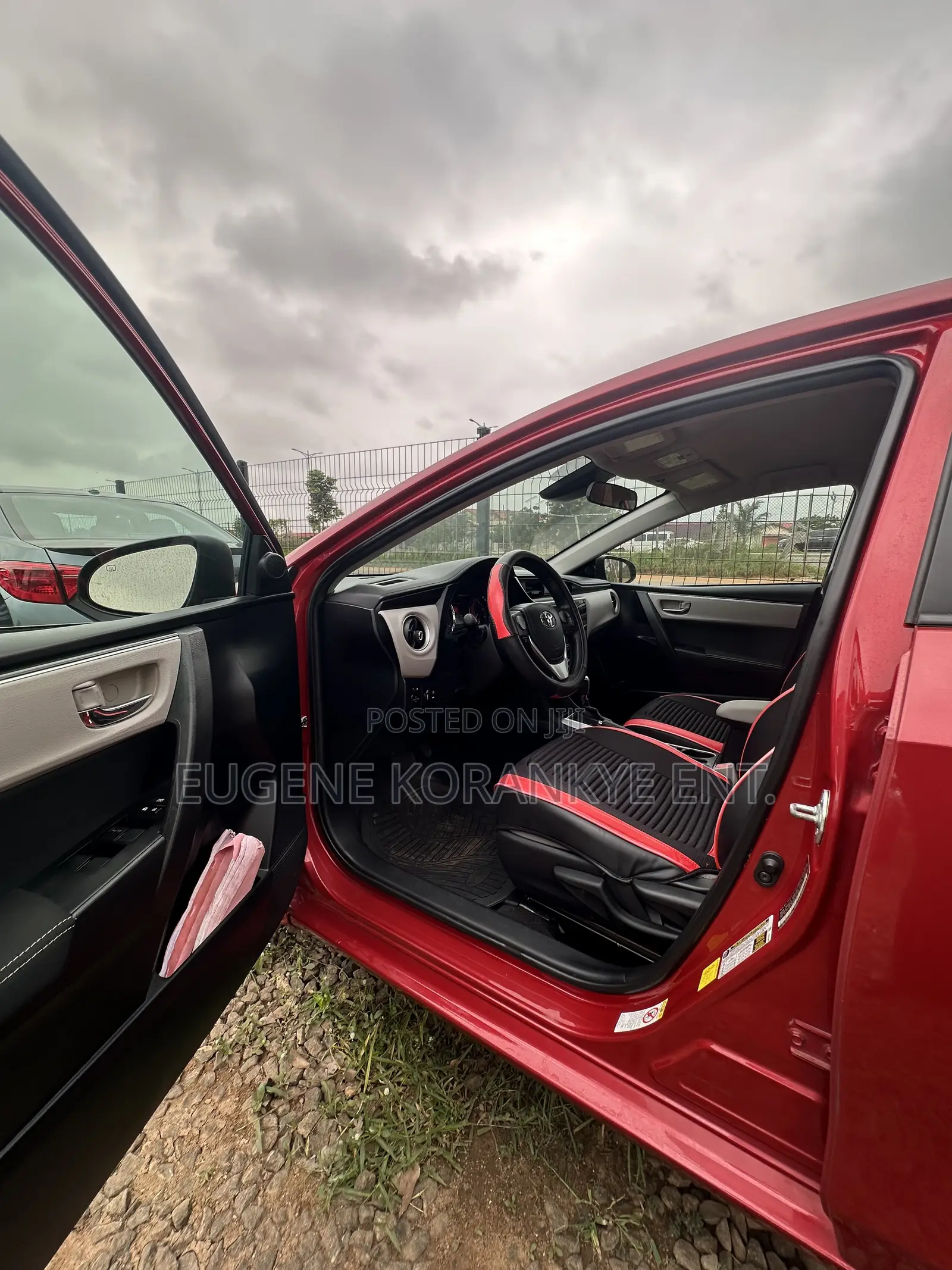 Toyota Corolla LE (1.8L 4cyl 2A) 2018 Red
