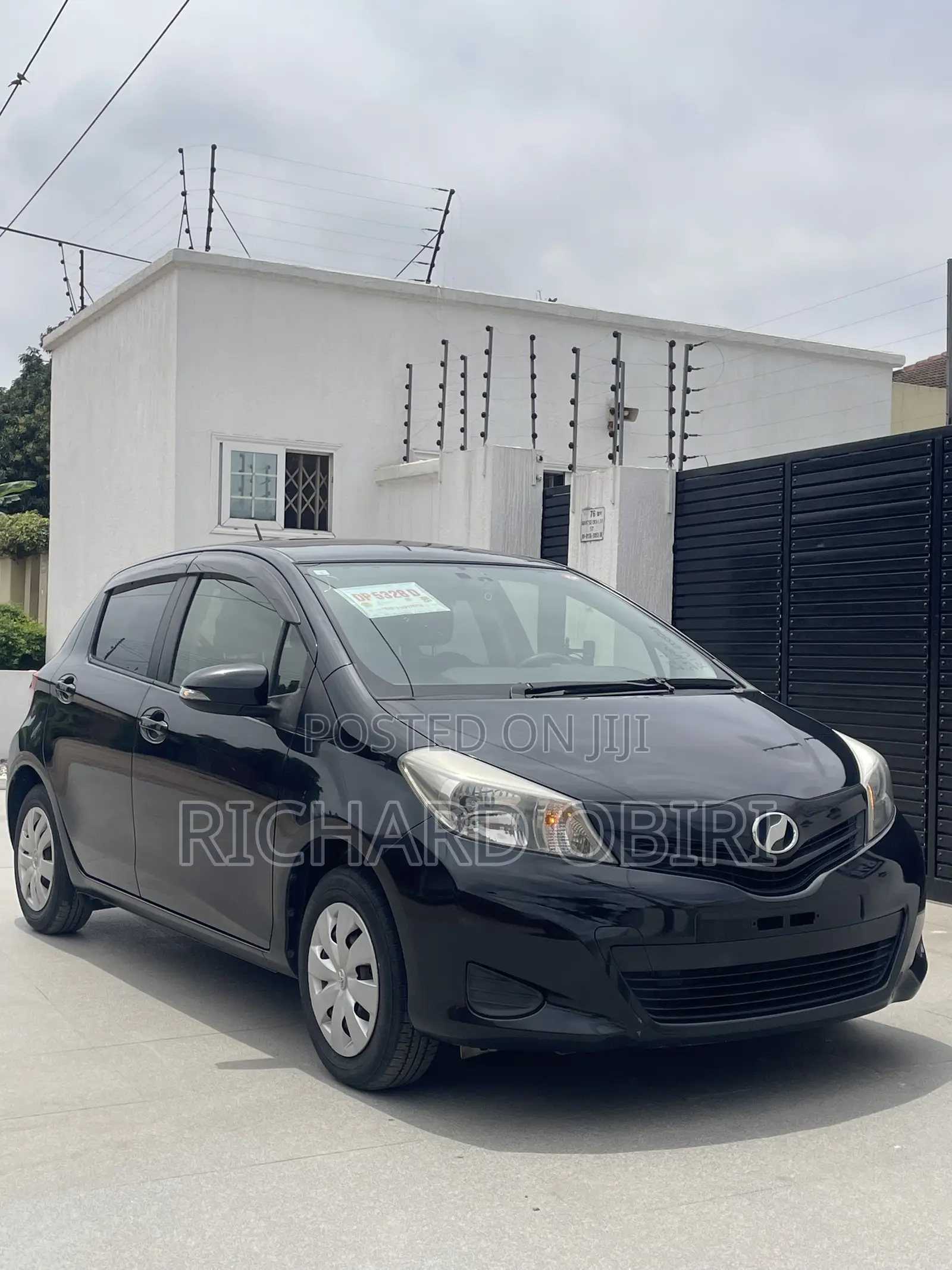 Toyota Vitz 1.3 AWD 3dr 2013 Black