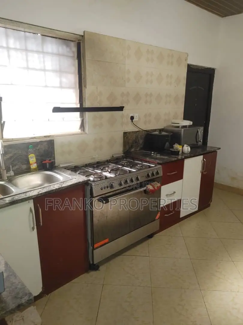 5bdrm House in Franko Properties, Oyarifa Mall Area for sale