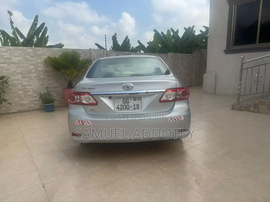 Toyota Corolla 2012 Silver