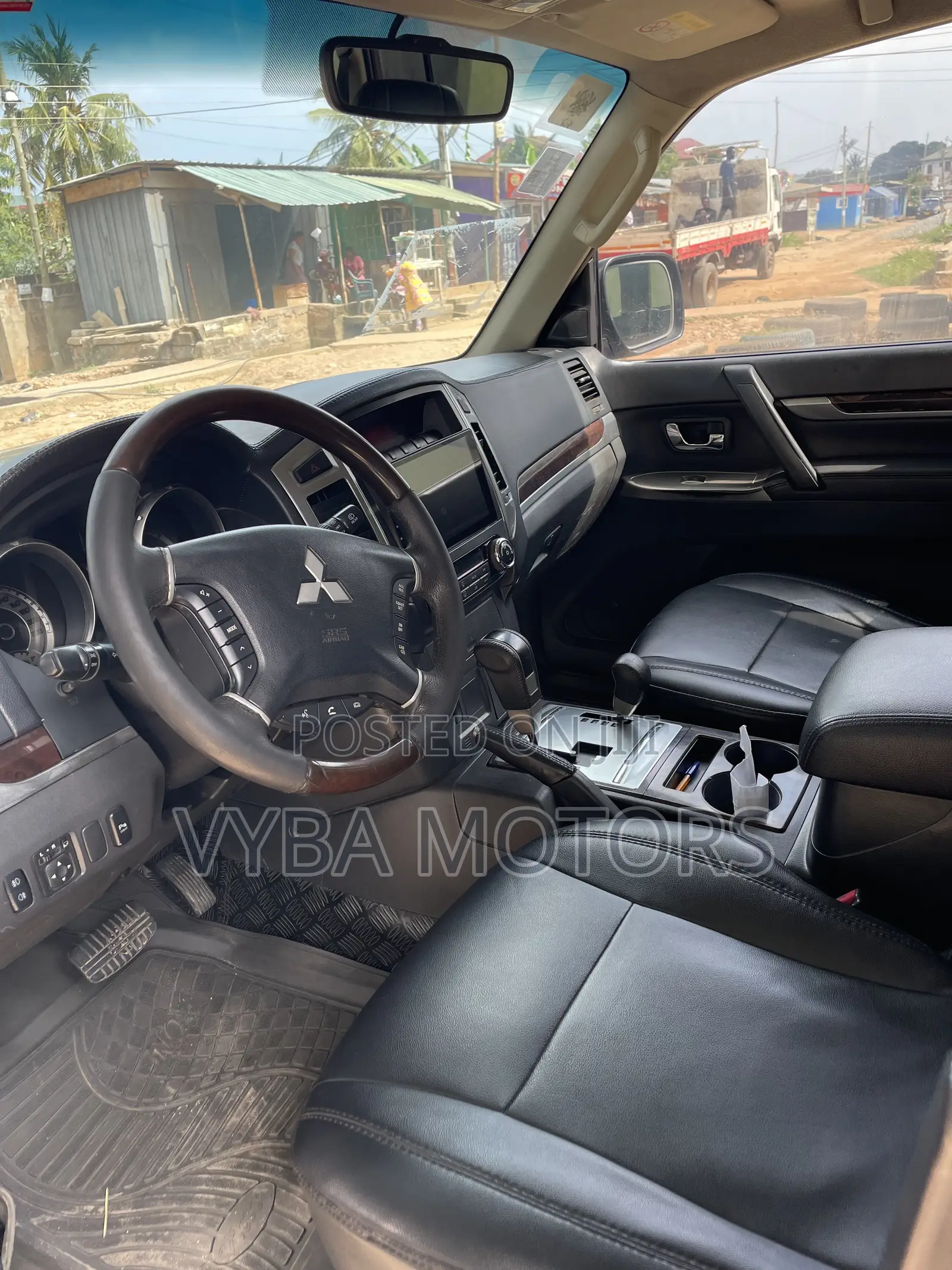 Mitsubishi Pajero V80 3.8 V6 GLS 2015 Black