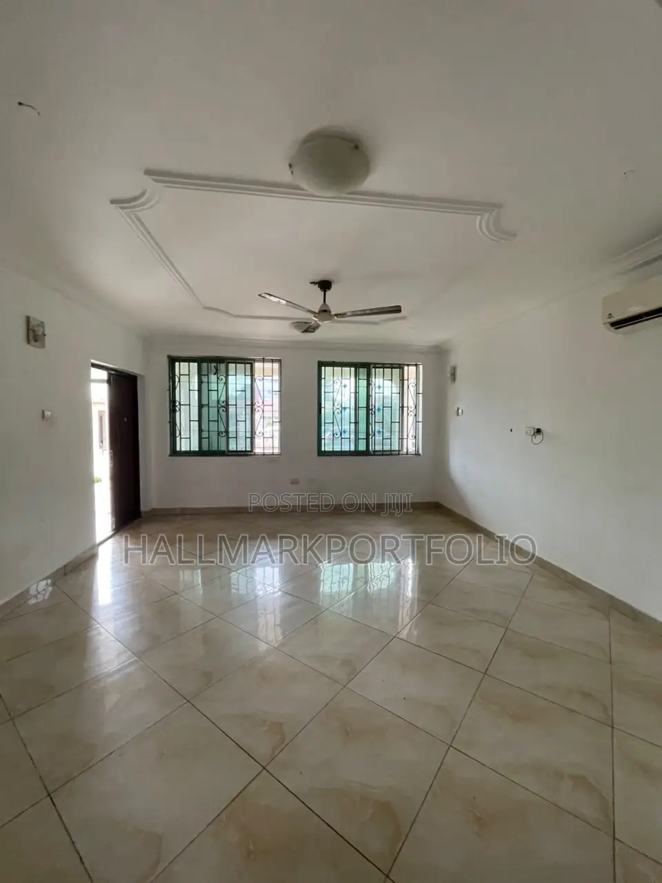 3bdrm Apartment in Madina New Road for rent