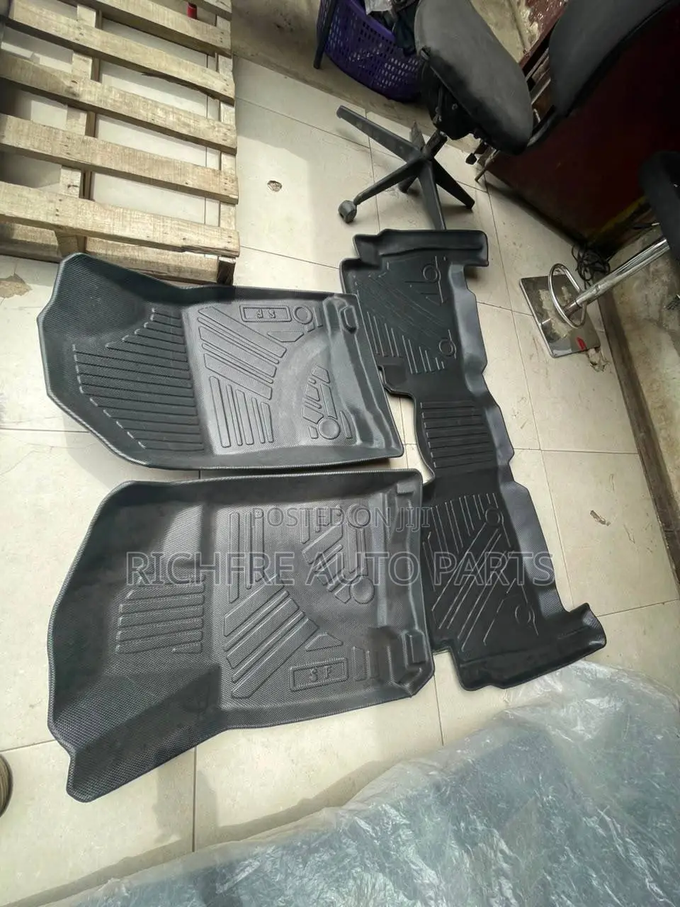 Land Cruiser Prado Floor Mat 3D