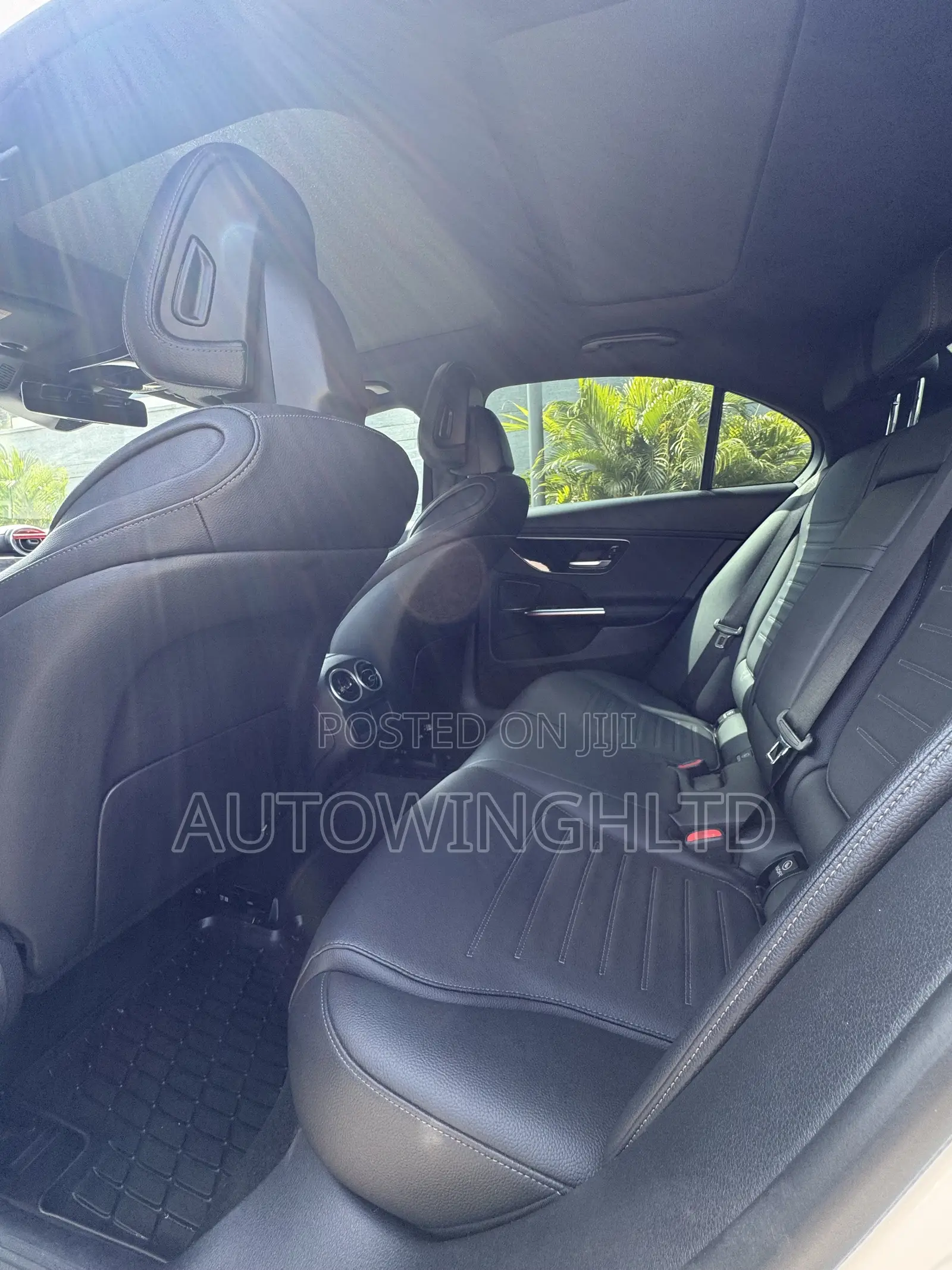 Mercedes-Benz C300 2023 White