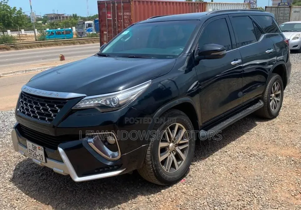Toyota Fortuner 2019 Black