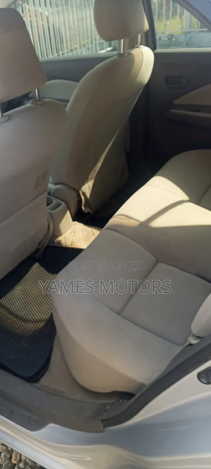 Toyota Belta 2012 Silver