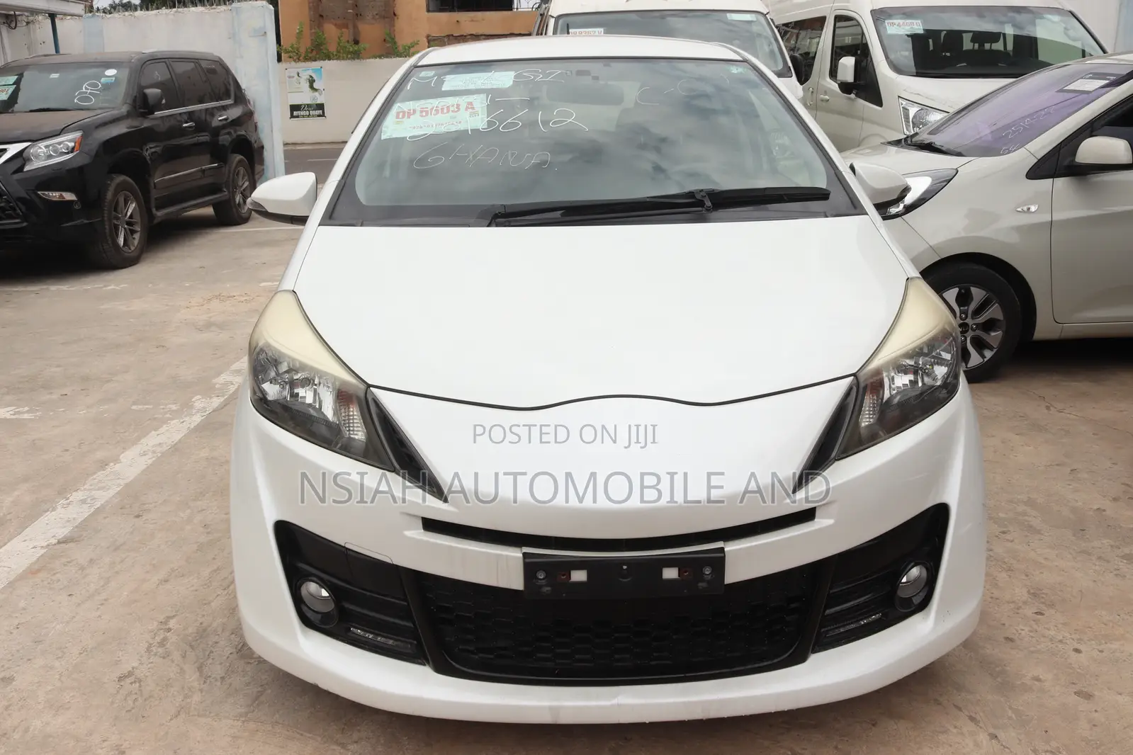 Toyota Vitz 2013 White