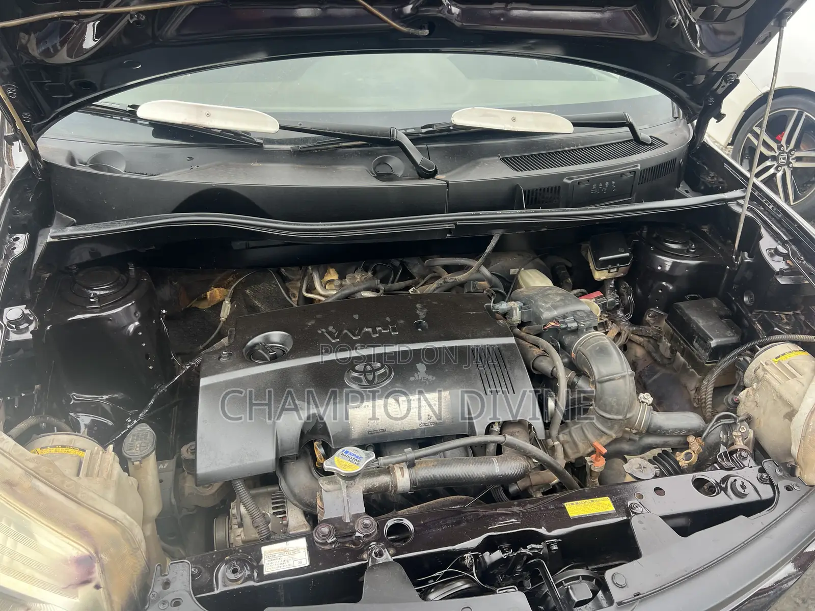Toyota Sienta 2014 Brown