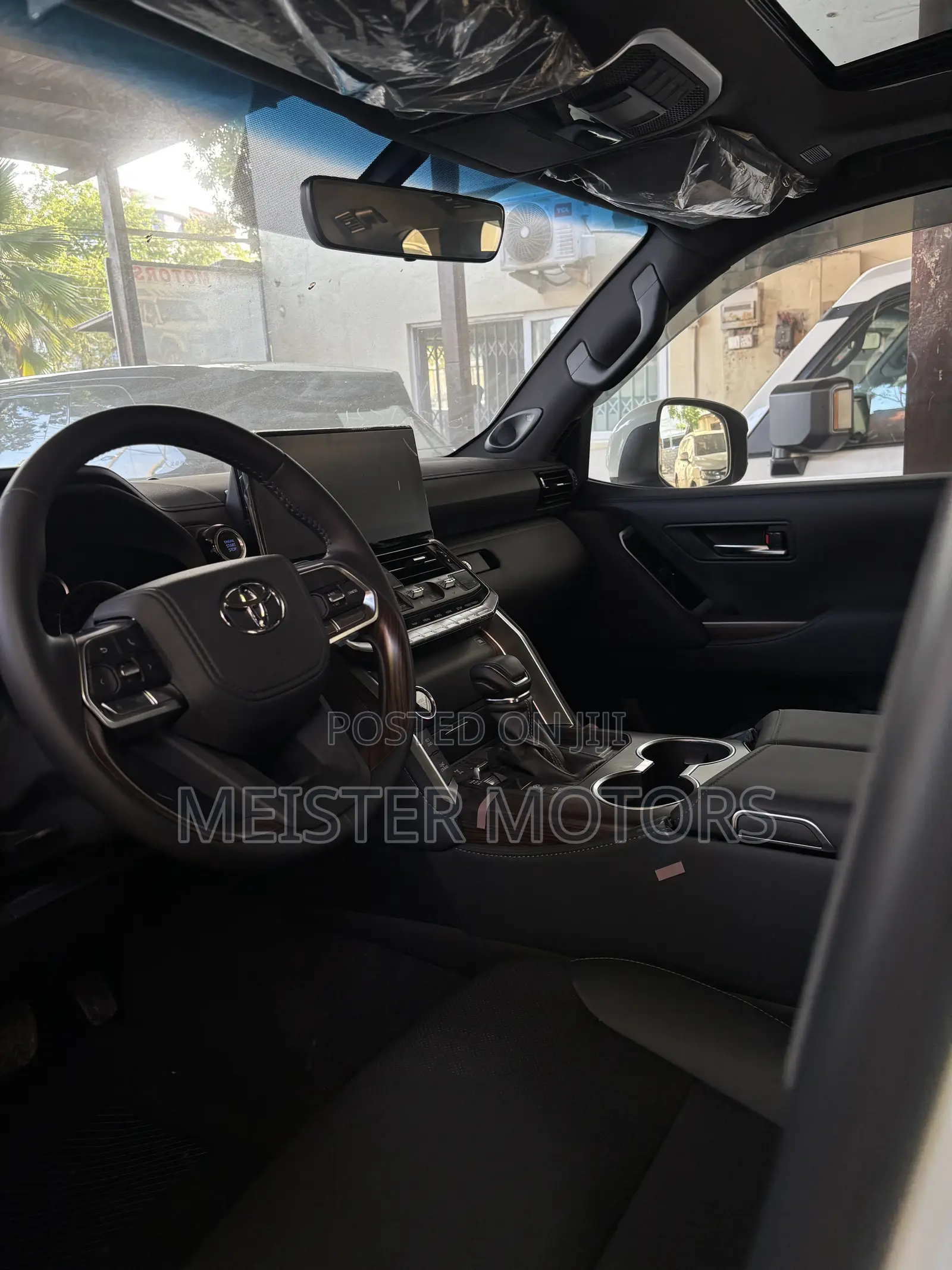 New Toyota Land Cruiser LC300 2024 White