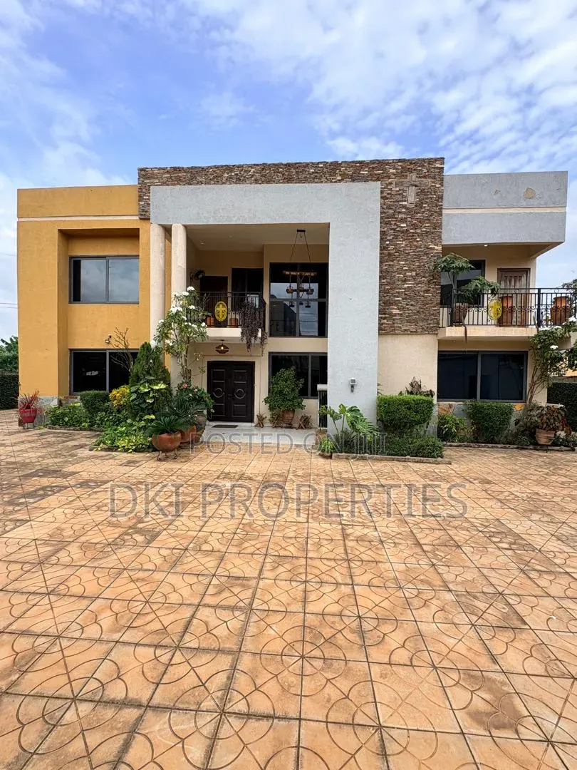 5bdrm House in Dki Properties, Community 25 for sale