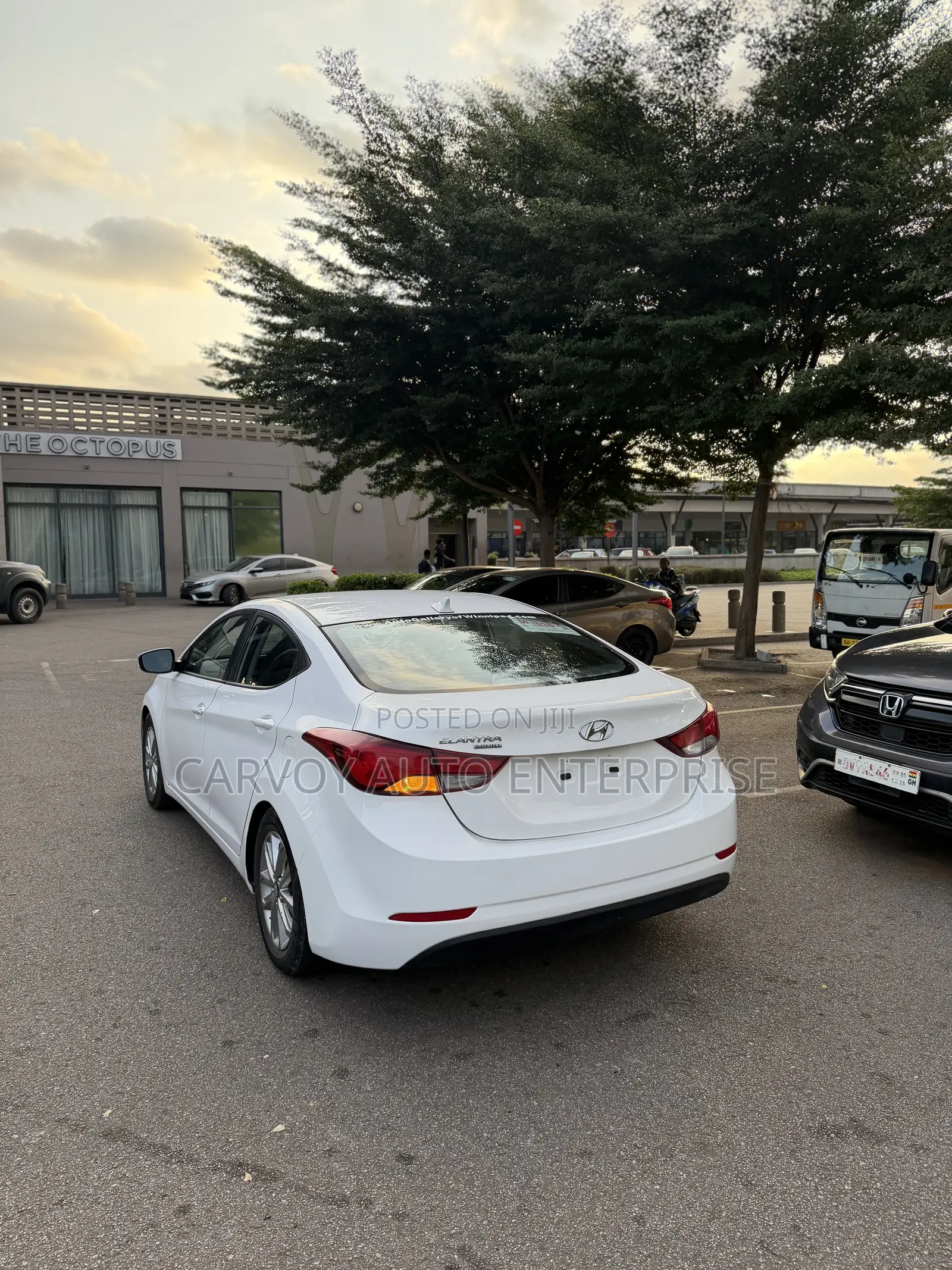 Hyundai Elantra Sport PZEV 4dr Sedan (2.0L 4cyl 6A) 2015 White
