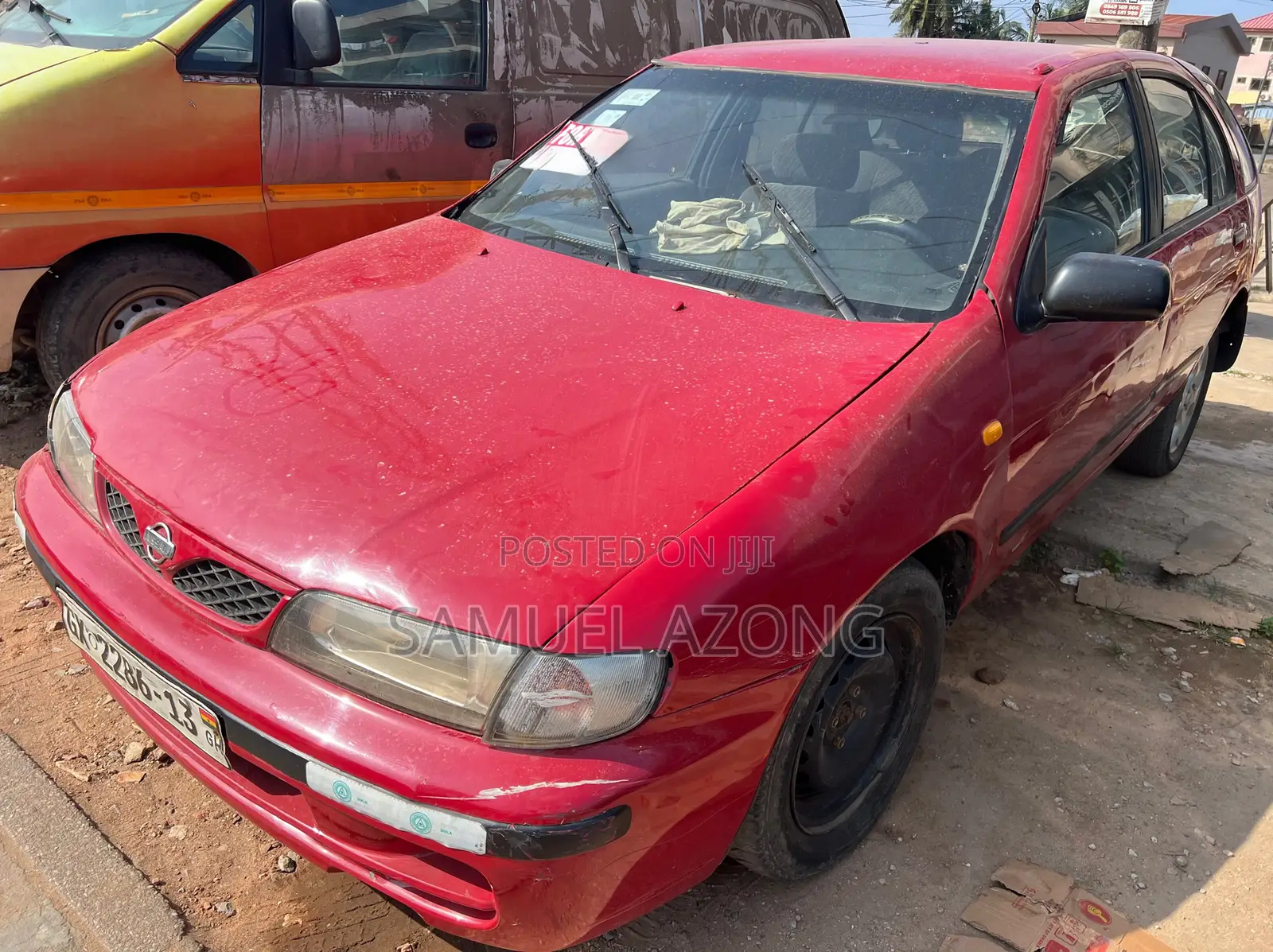 Nissan Almera Tino 2002 Red