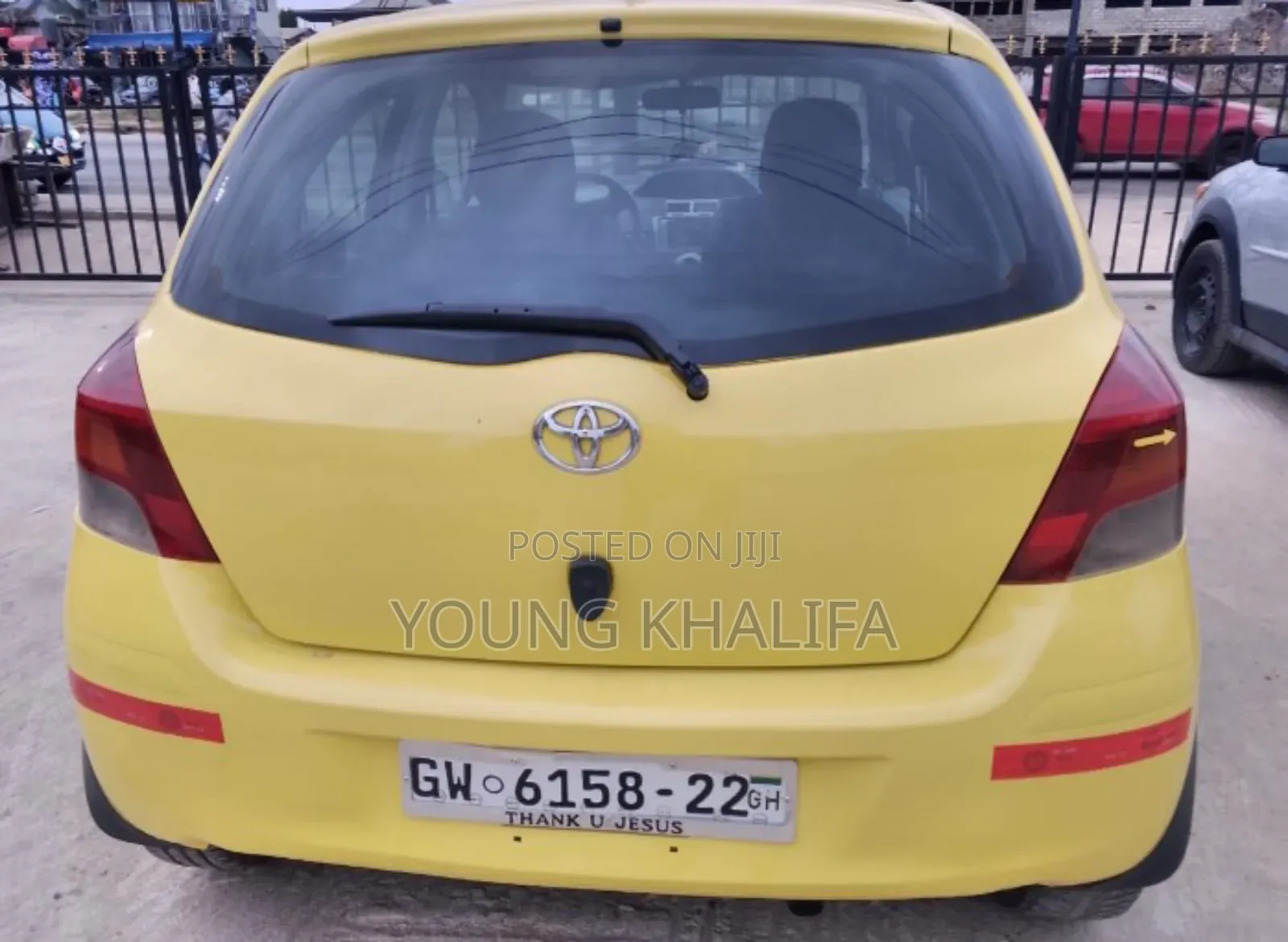 Toyota Vitz 2010 Yellow