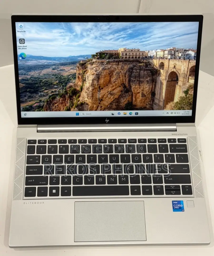 New Laptop HP EliteBook 830 G8 8GB Intel Core i5 SSD 256GB
