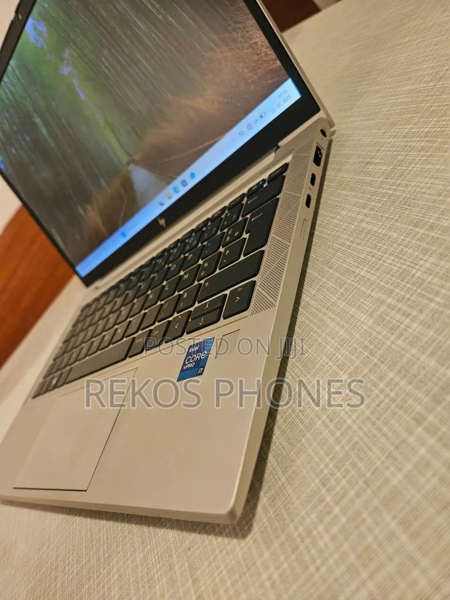 New Laptop HP EliteBook 830 G8 8GB Intel Core i5 SSD 256GB