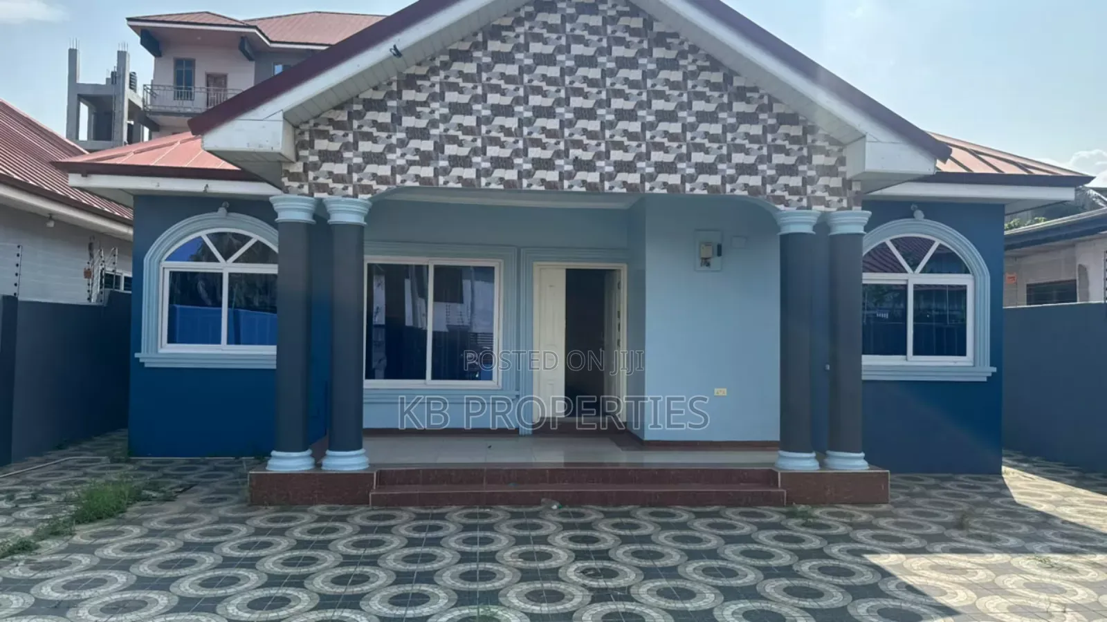 3bdrm House in Kb Properties, Baatsona Total for rent