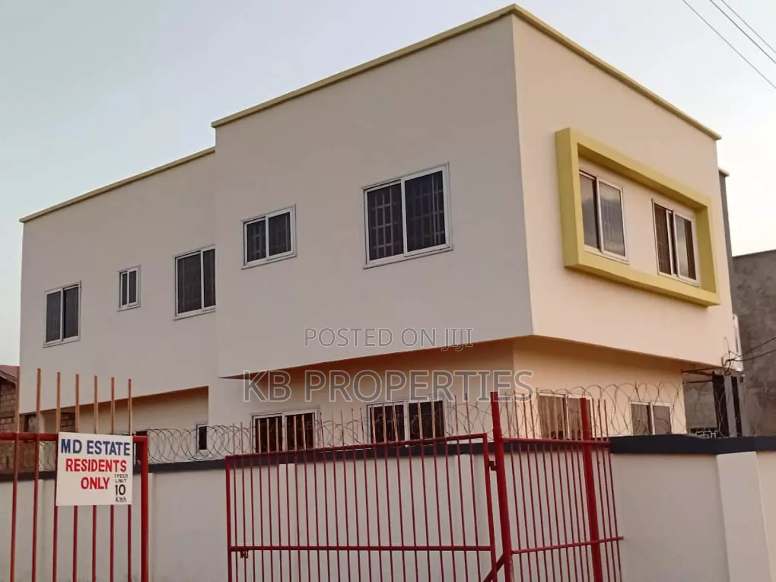 4bdrm House in Kb Properties, Baatsona Total for sale