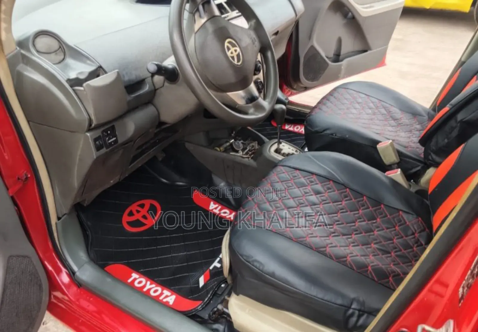 Toyota Vitz 2010 Red