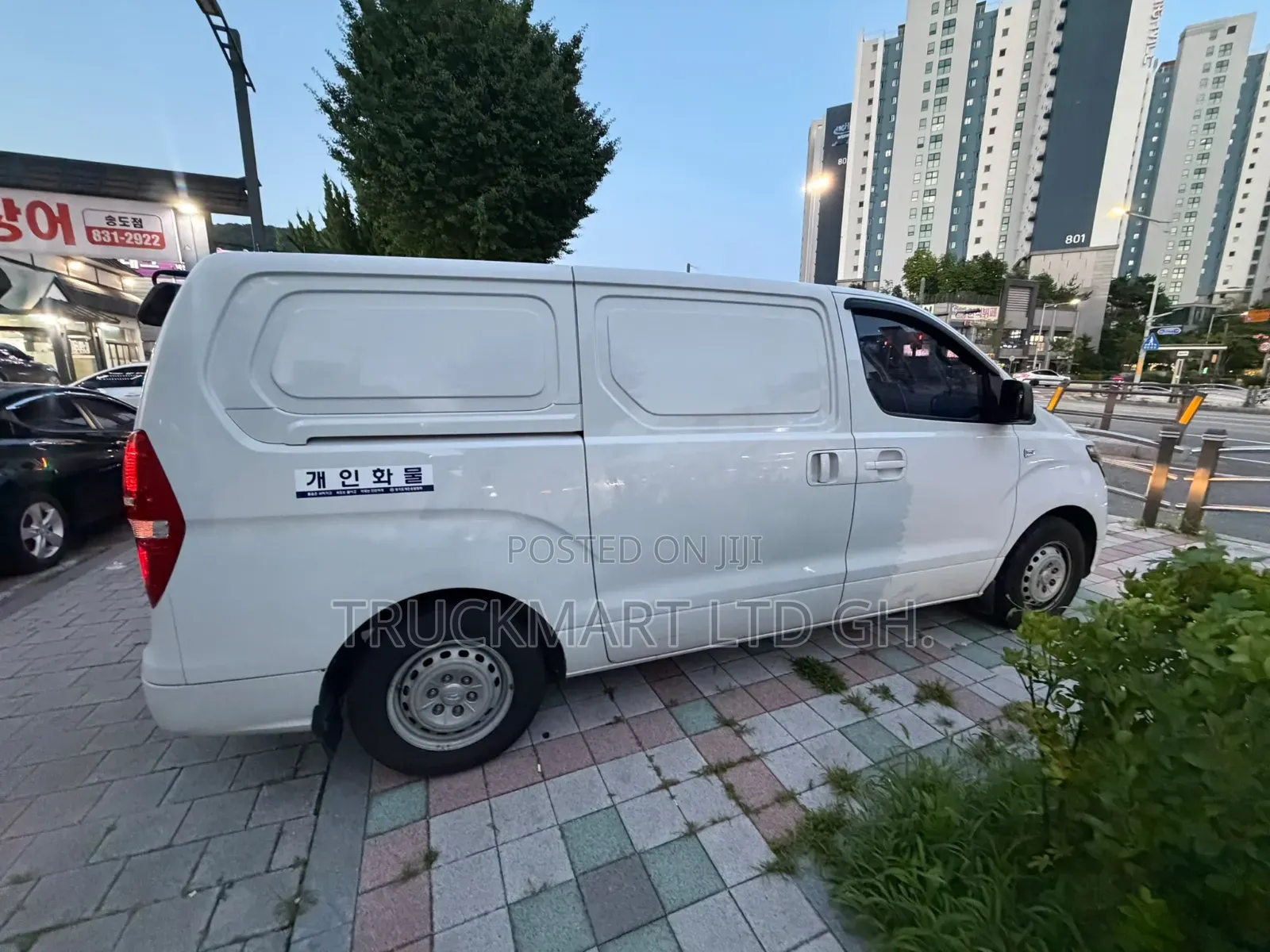 Hyundai Starex 2019 White