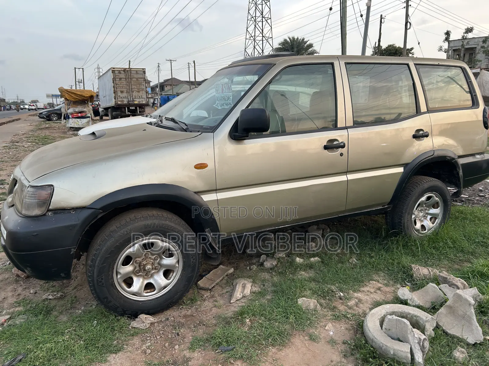 Nissan Terrano 2001 Gold