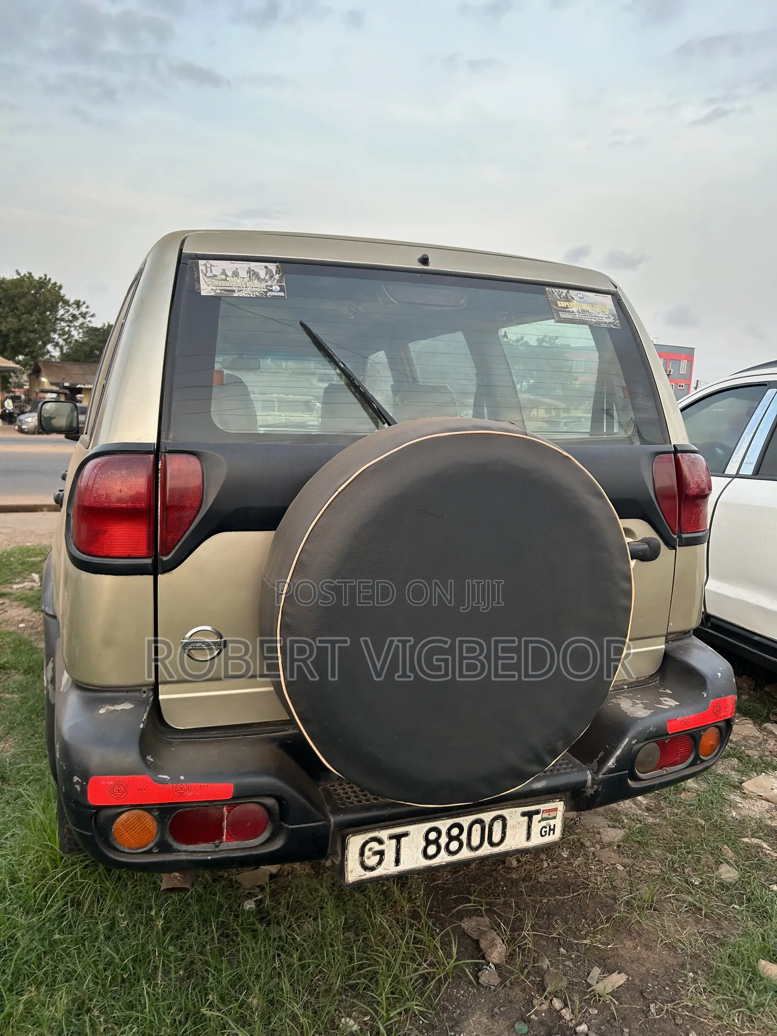 Nissan Terrano 2001 Gold