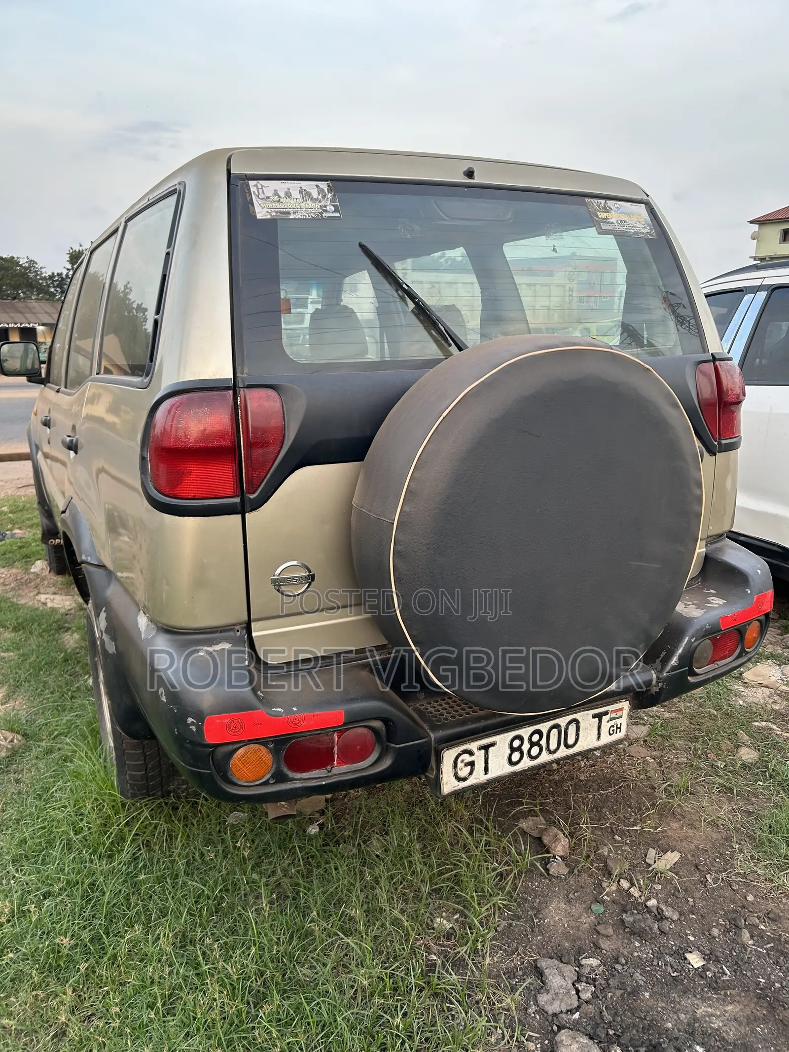 Nissan Terrano 2001 Gold